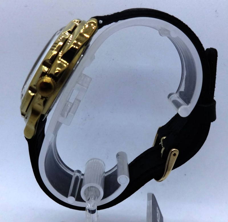 Russian Army Vostok Wrist Watch. Watertight.mechanical. 17 Jewels. Emercom