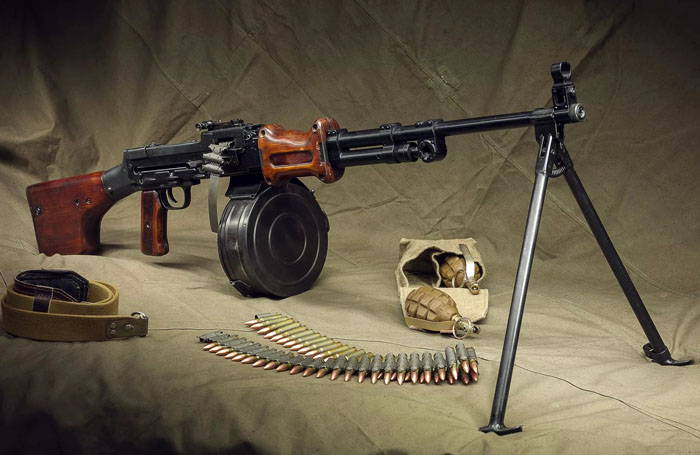 degtyarev machine gun